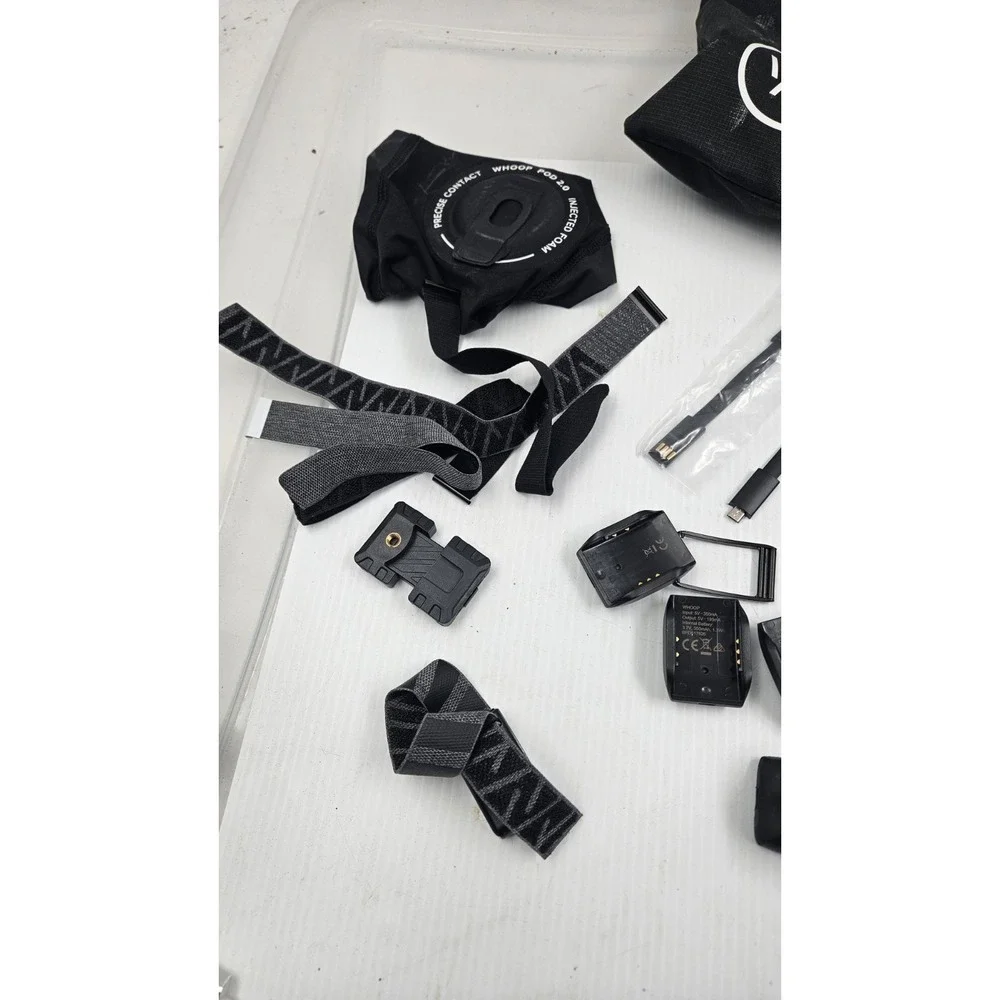 WHOOP Strap 3.0 (Tracker, 1 Charger/Battery Pack)  Good Condition